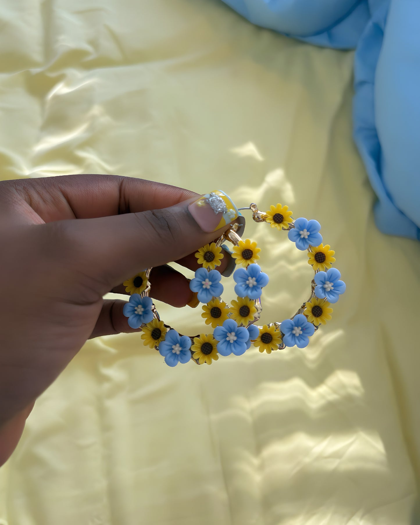 Daisy Junk Hoops 🌼🩵