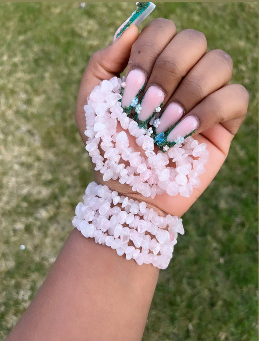 rose quartz chips
